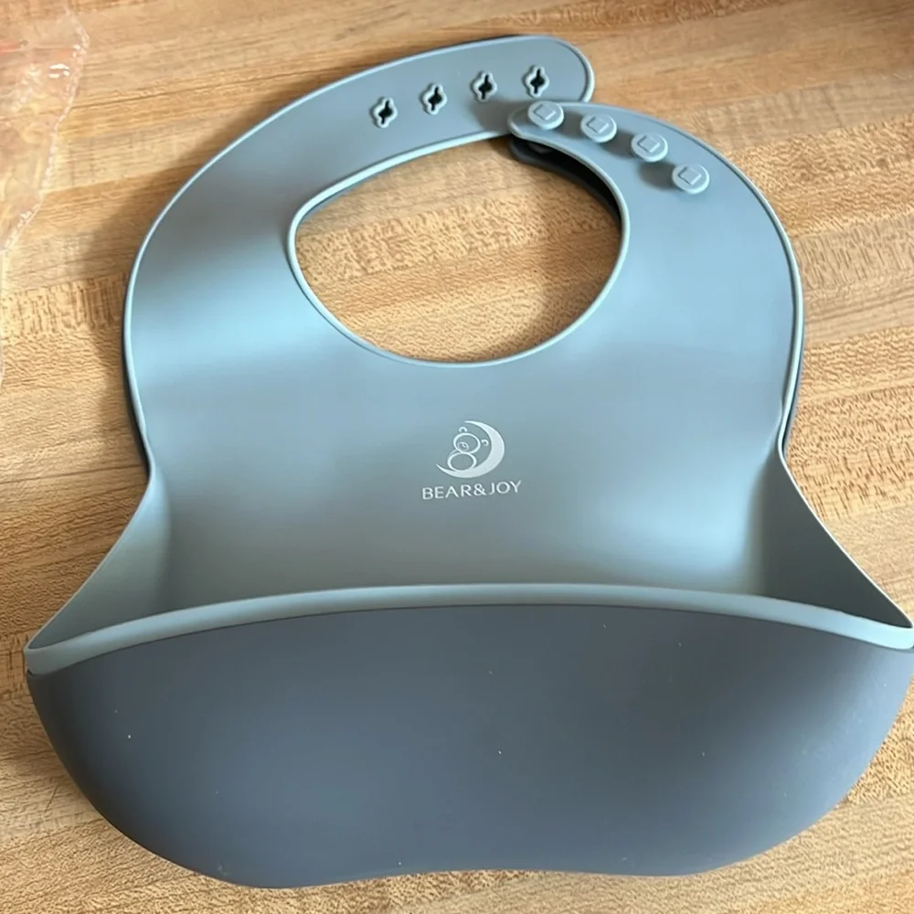 New 2 pack Soft Adjustable Silicone Bibs For Babies